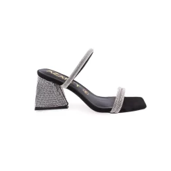 Chinelo AZAREY