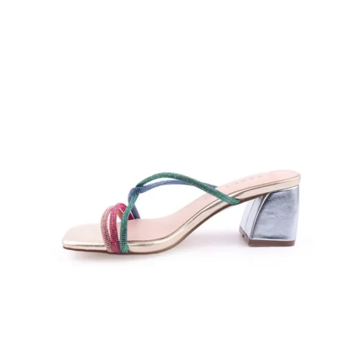 Chinelo AZAREY