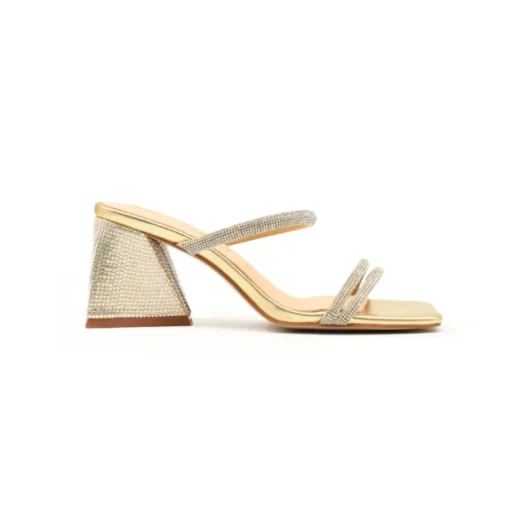 Chinelo AZAREY