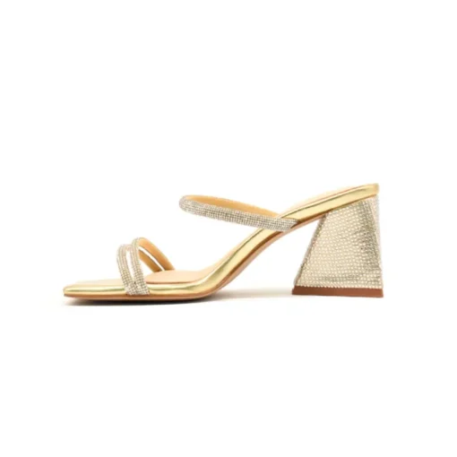 Chinelo AZAREY