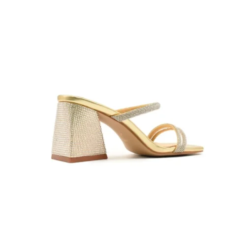 Chinelo AZAREY