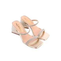 Chinelo AZAREY
