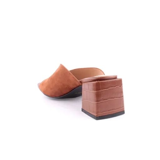 Chinelo AZAREY