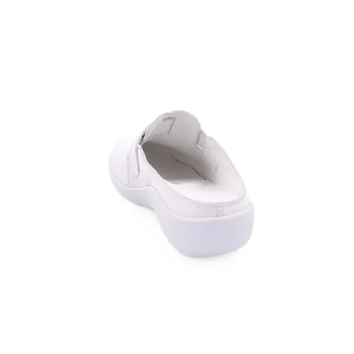 Chinelo DR. MARY