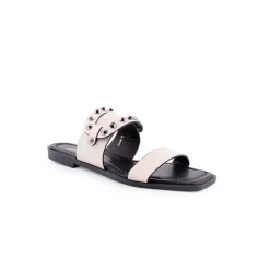 Chinelo ISTERIA