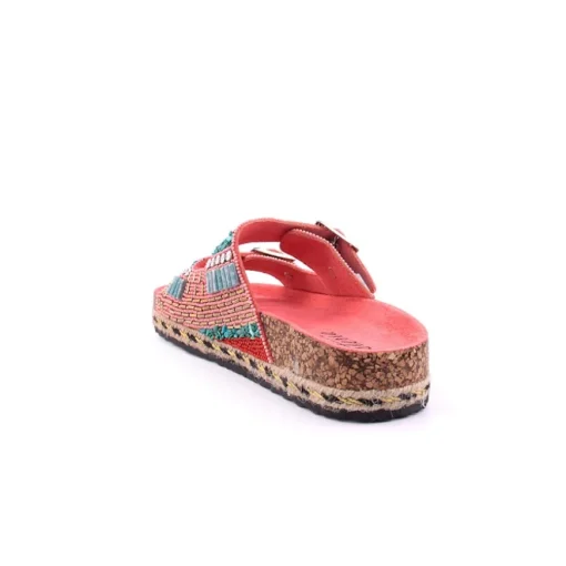 Chinelo ISTERIA