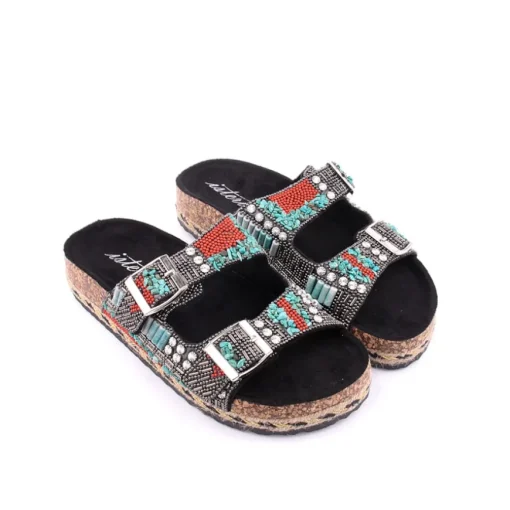 Chinelo ISTERIA