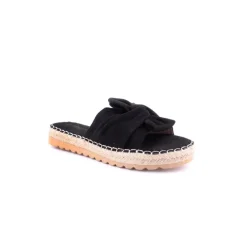Chinelo LAPIERCE
