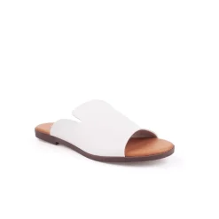 Chinelo LAPIERCE