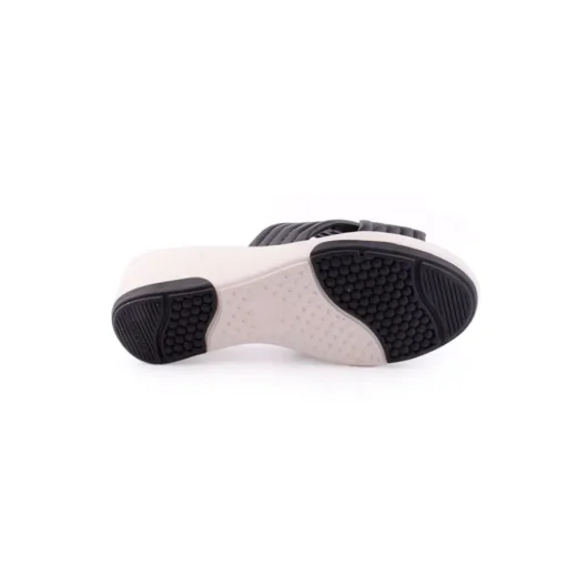 Chinelo MODARE