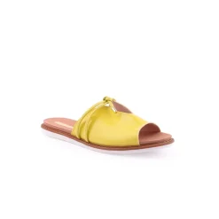 Chinelo MOLECA