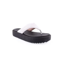 Chinelo MOLECA