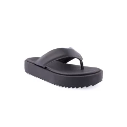 Chinelo MOLECA