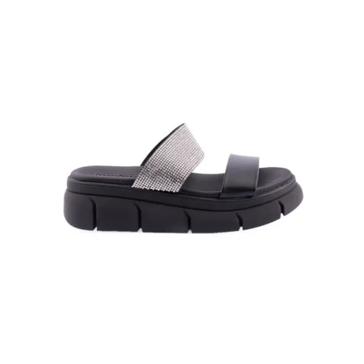 Chinelo MOLECA