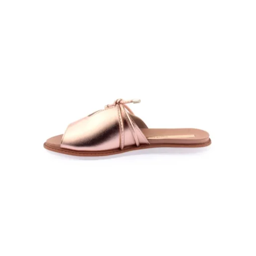 Chinelo MOLECA