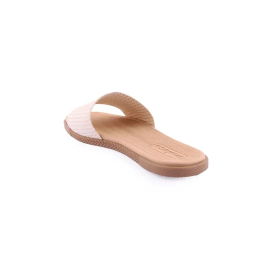 Chinelo MOLECA