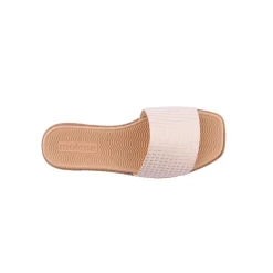Chinelo MOLECA