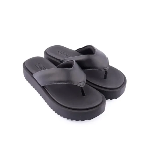 Chinelo MOLECA