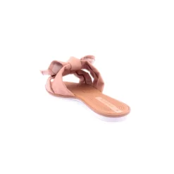 Chinelo MOLECA