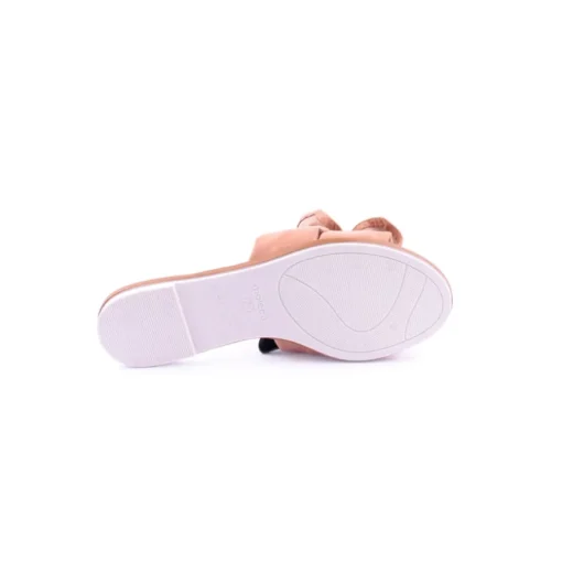 Chinelo MOLECA