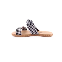 Chinelo MOLECA