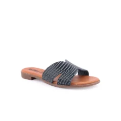 Chinelo WALKWELL