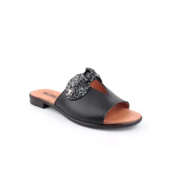 Chinelo WALKWELL