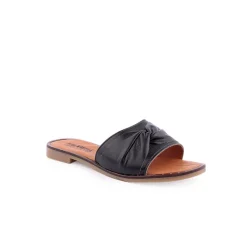Chinelo WALKWELL
