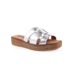 Chinelo WALKWELL