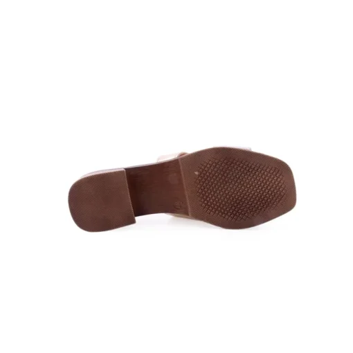Chinelo WALKWELL
