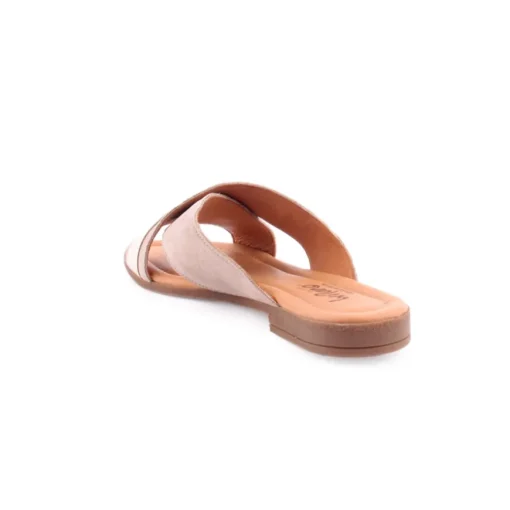Chinelo WILANO