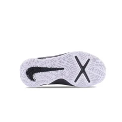 Sapatilha NIKE  Team Hustle D10